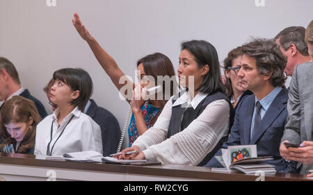 Sotheby's, New Bond Street, London, UK. 26. Februar, 2019. Impressionismus, Moderne und Surrealistische Kunst abend Verkauf der wichtigsten Werke Befehle top Preise. Stockfoto