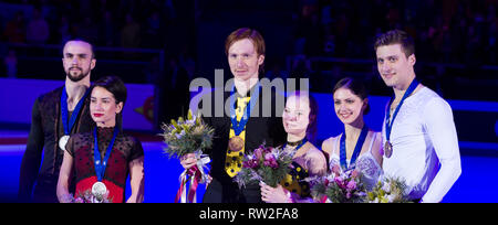 Ksenia Stolbova Fedor Klimow Evgenia Tarasova Wladimir Morosow Natalia Zabiiako und Alexander Enbert aus Russland auf dem Podium Stockfoto