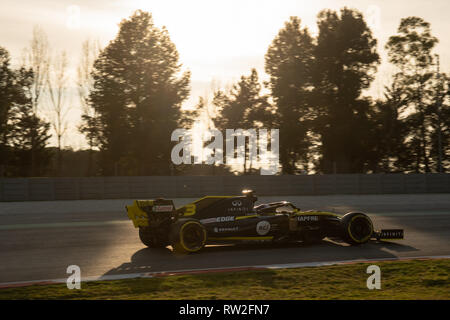 CIRCUIT DE CATALUNYA, MONTMELO, SPANIEN - 2019/02/26 - Daniel Ricciardo von Australien fahren die (3) Renault Sport Formel 1 Team RS 19 auf Spur während der Stockfoto
