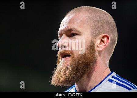 LONDON, ENGLAND - Dezember 26: Aron Gunnarsson von Cardiff City schaut während der Premier League Match zwischen Crystal Palace und Cardiff City an Selhurst Park am 26. Dezember 2018 in London, Vereinigtes Königreich. (Foto von Sebastian Frej/MB Medien) Stockfoto