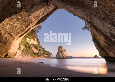 Cathedral Cove (Te Whanganui-A-Hei) Marine Reserve in Coromandel Halbinsel North Island, Neuseeland. Stockfoto