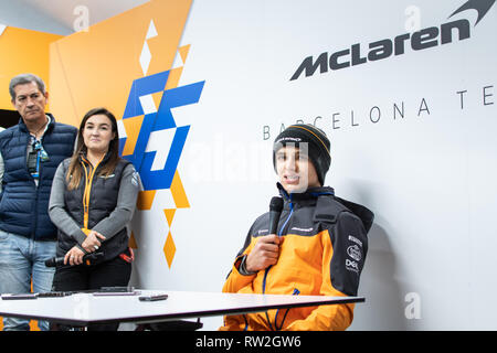 CIRCUIT DE CATALUNYA, MONTMELO, SPANIEN - 2019/02/19 - Lando Norris aus Großbritannien mit 04 Mclaren F1 Team - Renault MCL 34 Interview 2. Tag des Stockfoto