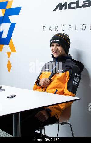 CIRCUIT DE CATALUNYA, MONTMELO, SPANIEN - 2019/02/19 - Lando Norris aus Großbritannien mit 04 Mclaren F1 Team - Renault MCL 34 Interview 2. Tag des Stockfoto