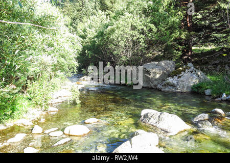 Sant Nicolau Fluss im Aigüestortes Nationalpark in den katalanischen Pyrenäen, Spanien Stockfoto