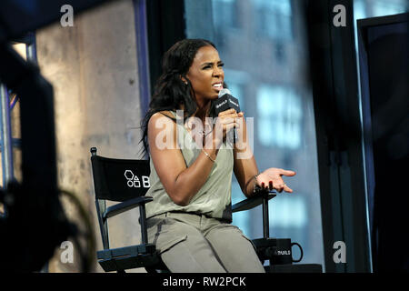 New York, USA. 05 Apr, 2016. Kelly Rowland am Dienstag, Apr 5, 2016 bauen Serie innen Candids diskutieren die Wette 'Chasing Destiny" am Bau Studio in New York, USA. Quelle: Steve Mack/S.D. Mack Bilder/Alamy Stockfoto