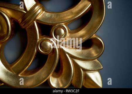Goldene Spiegel Rahmen oder Malerei Element. Eng Stockfoto
