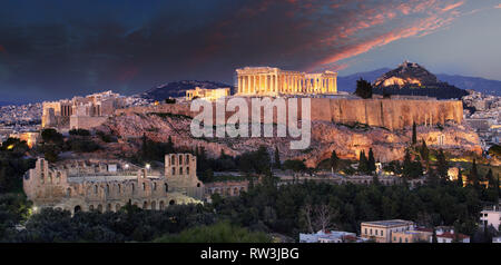 Akropolis - Parthenon von Athen in der Dämmerung der Zeit, Griechenland Stockfoto