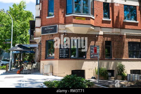 23. Dezember 2018, Sydney NSW Australien: Außenansicht der emblematischen alte Fitzroy bar und Hotel auf Cathedral Street Seite in Woolloomooloo neighbo Stockfoto