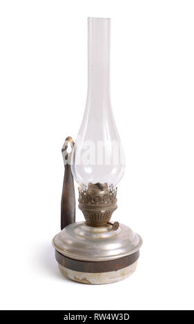 Vintage petroleum Lampe isoliert auf weißem Hintergrund. Stockfoto
