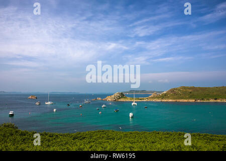 Die Verankerung von Porth Conger, zwischen St. Agnes und Gugh, Isles of Scilly, Großbritannien Stockfoto