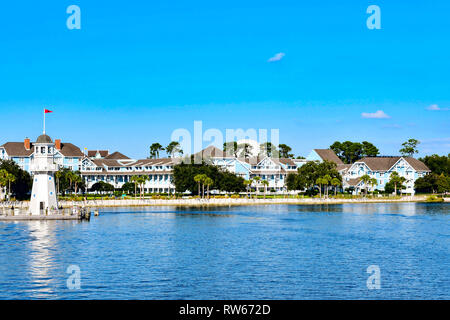 Orlando, Florida. Februar 09, 2019 Panorama von Leuchtturm und Village Hotel am Lake Buena Vista im Bereich (2) Stockfoto