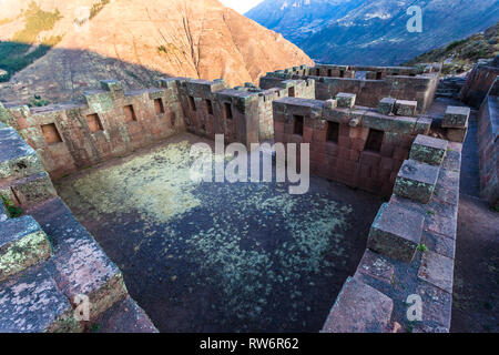 Pisac: SEKTOR DER INTIHUATANA, es sind die Paläste, Tempel und liturgischen Quellen, Sie eine sehr aufwändige Arbeit in Stein, typisch für die Edlen so Stockfoto