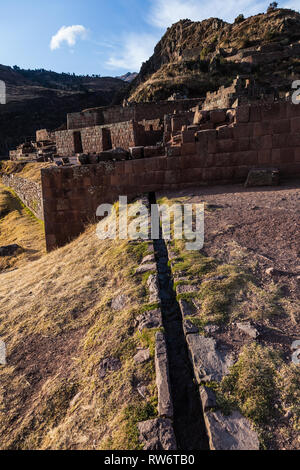 Pisac: SEKTOR DER INTIHUATANA, es sind die Paläste, Tempel und liturgischen Quellen, Sie eine sehr aufwändige Arbeit in Stein, typisch für die Edlen so Stockfoto