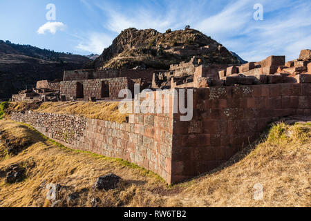 Pisac: SEKTOR DER INTIHUATANA, es sind die Paläste, Tempel und liturgischen Quellen, Sie eine sehr aufwändige Arbeit in Stein, typisch für die Edlen so Stockfoto