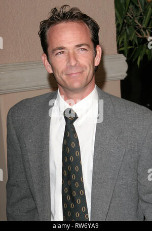 Usa, 8. Mai 2004. 04. März 2019 - Luke Perry von "Beverly Hills, 90210'' und ''Riverdale'' stirbt bei 52 nach einem Schlaganfall am vergangenen Mittwoch. Foto: 22. Januar 2006 - Pasadena, Kalifornien - Luke Perry. NBC 2006 der TCA Winter Press Tour Party - Ankunft im Hotel Ritz Carlton veranstaltet. Photo Credit: Zach Lipp/AdMedia Credit: AdMedia/ZUMA Draht/Alamy leben Nachrichten Stockfoto