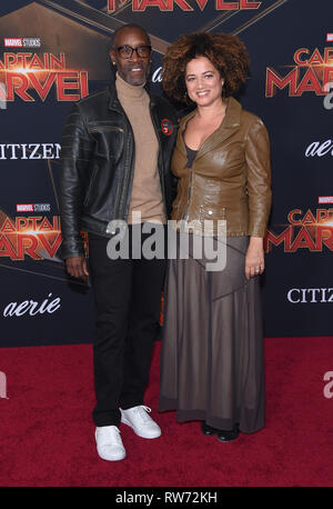 Hollywood, Kalifornien, USA. 4 Mär, 2019. Don Cheadle und Bridgid Coulter kommt für die Premiere des Films 'Captain Marvel' am El Capitan Theatre. Credit: Lisa O'Connor/ZUMA Draht/Alamy leben Nachrichten Stockfoto