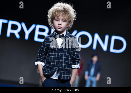 Madrid Kids Fashion Week bietet FIMI (International Fashion Fair für Kinder und Jugendliche) Mit: Modell Wo: Madrid, Spanien Wann: 01. Februar 2019 Credit: Oscar Gonzalez/WENN.com Stockfoto