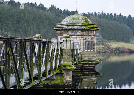 Untere Laithe Reservoir an Stanbury in der Nähe von Haworth, West Yorkshire in England. Stockfoto