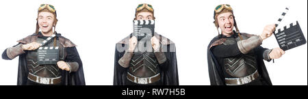 Junge lustige Mann in Rüstung Anzug Stockfoto