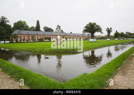 Neue Orangerie am Schloss Schwetzingen Gründen im Spätsommer, Schwetzingen, Deutschland Stockfoto