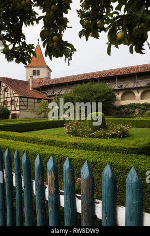 Harburger Schloss und Gärten im Spätsommer, Bayern, Deutschland Stockfoto
