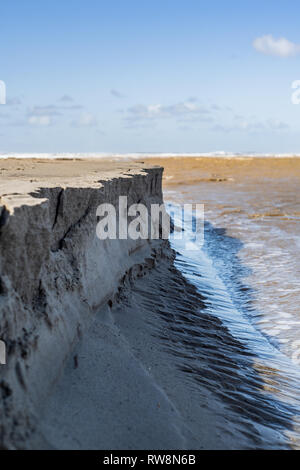 Fluß trifft Ozean Stockfoto