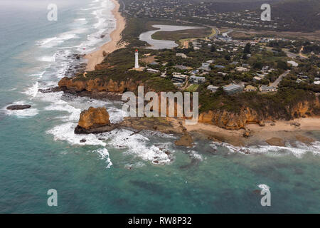 Luftaufnahme von Aireys Inlet Leuchtturm, Great Ocean Road, Victoria, Australien Stockfoto