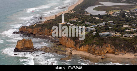 Luftaufnahme von Aireys Inlet Leuchtturm, Great Ocean Road, Victoria, Australien Stockfoto