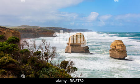 Abschnitt der Zwölf Apostel entlang der Great Ocean Road, Victoria, Australien Stockfoto