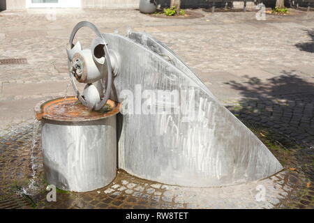 Brunnen in der Fußgängerzone Obernstrasse, Achim, Niedersachsen, Deutschland, Europa ich Brunnen in der Fussgängerzone Obernstrasse, Achim, Niedersachsen, Stockfoto