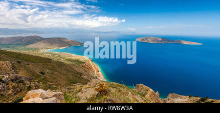 Blick auf die Bucht von Mirabello und die Insel Pseira, Sitia, Kreta, Griechenland Stockfoto