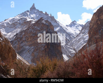 Berglandschaft in der oberen Markha Valley, Ladakh, das Land der Hohen Pässe Stockfoto