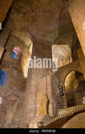 Perugia, Umbrien/Italien - 2018/05/28: unterirdische Gänge und Kammern aus dem 16. Jahrhundert, Rocca Paolina Festung aus Stein in Perugia Altstadt Stockfoto