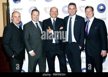 New York, USA. 07 Apr, 2016. Robert Hoffman, Gary Rudow, Howard Lutnick, Joe Daniels, Andrew Perel am Donnerstag, Apr 7, 2016 Celebrity Charity Casino Night präsentiert von Manhattan Jugend Baseball an Ben und Jack's Steak House in New York, USA. Quelle: Steve Mack/S.D. Mack Bilder/Alamy Stockfoto