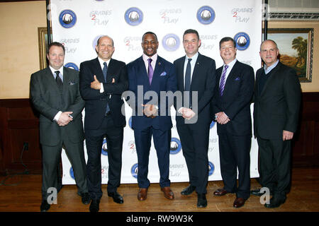 New York, USA. 07 Apr, 2016. Gary Rudow, Howard Lutnick, Erik Coleman, Joe Daniels, Andrew Perel, Robert Hoffman am Donnerstag, Apr 7, 2016 Celebrity Charity Casino Night präsentiert von Manhattan Jugend Baseball an Ben und Jack's Steak House in New York, USA. Quelle: Steve Mack/S.D. Mack Bilder/Alamy Stockfoto