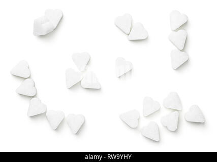 Würfel Zucker in Form von Herz auf weißem Hintergrund. Ansicht von oben Stockfoto