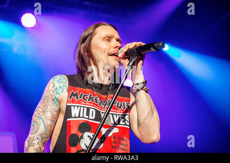 Norwegen, Oslo - Februar 27., 2019. Die Amerikanischen Musiker und Gitarrist Slash führt ein Live Konzert mit Myles Kennedy (dargestellt) und die Verschwörer auf Sentrum Scene in Oslo. (Foto: Gonzales Foto - Terje Dokken). Stockfoto