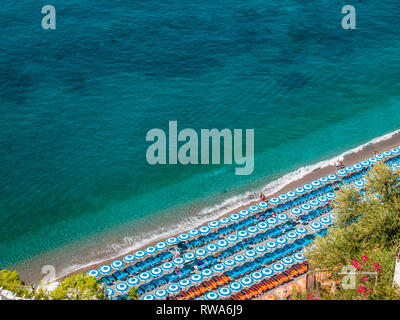 Strand in Positano Amalfiküste in Italien Stockfoto