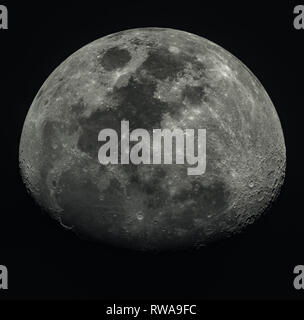 Mond bei Waxing gibbous Phase Foto Stockfoto