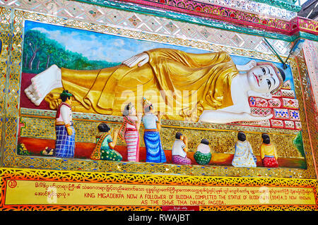 BAGO, MYANMAR - Februar 15, 2018: Relief Bild mit Liegenden Buddha Bild in Shwethalyaung Buddha Tempel, am 15. Februar in Bago. Stockfoto