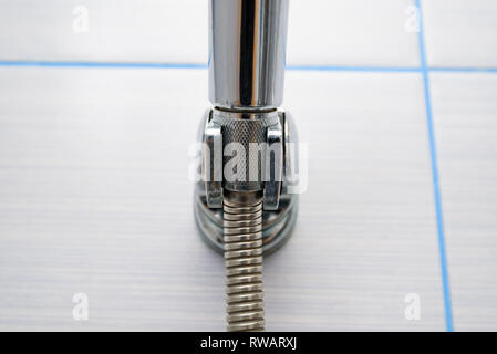 Badezimmer. Close-up. Die Dusche ist bereit für den Einsatz. Stockfoto