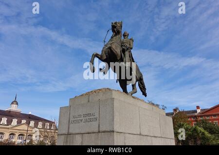 Blick auf eine Bronzestatue von Major General Andrew Jackson auf einem Pferd in New Orleans, Louisiana, USA Stockfoto