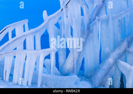 Eisformationen entlang des Lake Michigan Shore. Milwaukee, WI. Januar 2018 Stockfoto