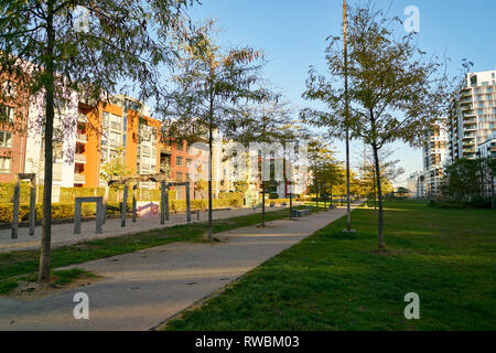 Düsseldorf, Deutschland - ca. Oktober 2018: Düsseldorf städtische Landschaft, Stockfoto