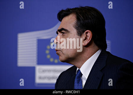 Brüssel, Belgien. 5 Mär, 2019. Margaritis Schinas, Chief Sprecher der EU-Kommission während einer Pressekonferenz auf der Europäischen Kommission Quelle: ALEXANDROS MICHAILIDIS/Alamy leben Nachrichten Stockfoto