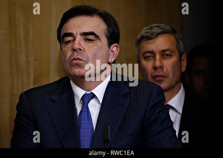 Brüssel, Belgien. 5 Mär, 2019. Margaritis Schinas, Chief Sprecher der EU-Kommission während einer Pressekonferenz auf der Europäischen Kommission Quelle: ALEXANDROS MICHAILIDIS/Alamy leben Nachrichten Stockfoto