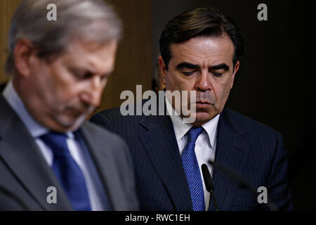 Brüssel, Belgien. 5 Mär, 2019. Margaritis Schinas, Chief Sprecher der EU-Kommission während einer Pressekonferenz auf der Europäischen Kommission Quelle: ALEXANDROS MICHAILIDIS/Alamy leben Nachrichten Stockfoto