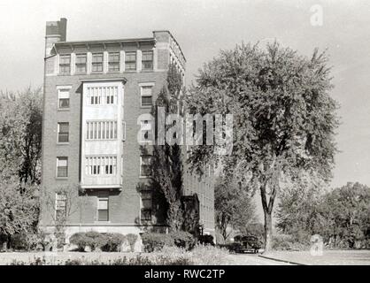 Davenport, Iowa, USA. 12 Dez, 2013. St. Luke's Hospital. Okt. 26, 1940. Credit: Viererkabel-Stadt setzt Zeit Archiv/Viererkabel - Zeiten/ZUMA Draht/Alamy leben Nachrichten Stockfoto