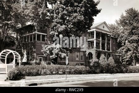 Davenport, Iowa, USA. 12 Dez, 2013. Französische Halle. Juli 1946. Credit: Viererkabel-Stadt setzt Zeit Archiv/Viererkabel - Zeiten/ZUMA Draht/Alamy leben Nachrichten Stockfoto