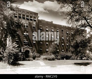 Davenport, Iowa, USA. 12 Dez, 2013. St. Luke's Hospital. Credit: Viererkabel-Stadt setzt Zeit Archiv/Viererkabel - Zeiten/ZUMA Draht/Alamy leben Nachrichten Stockfoto